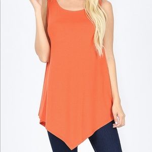 Sleeveless Boat Neck Triangle Hem Top